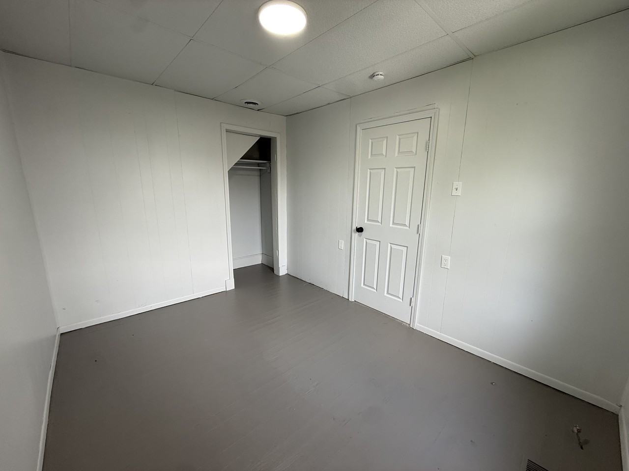 2487 Walnut St - Photo 4 of 9