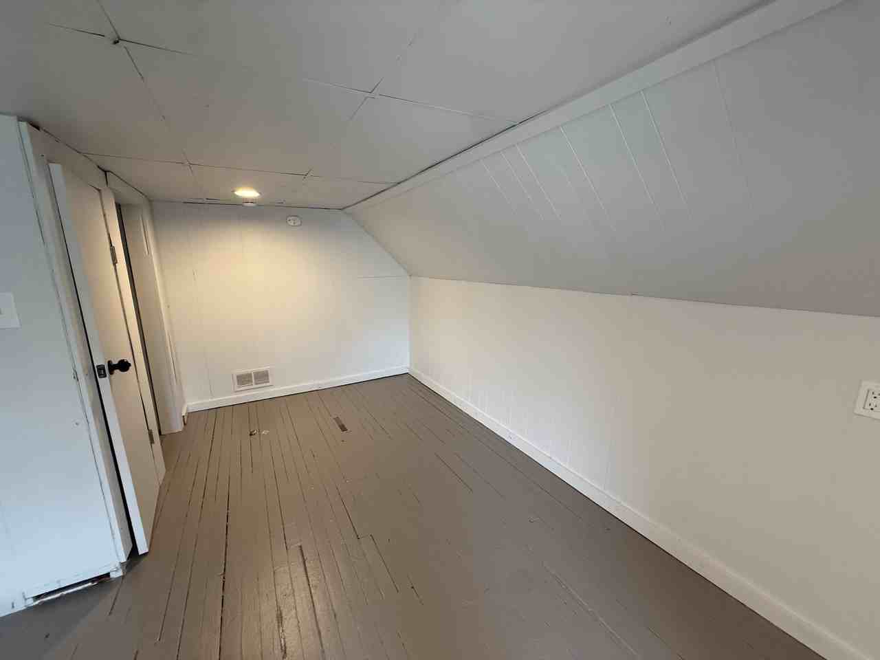 2487 Walnut St - Photo 6 of 9