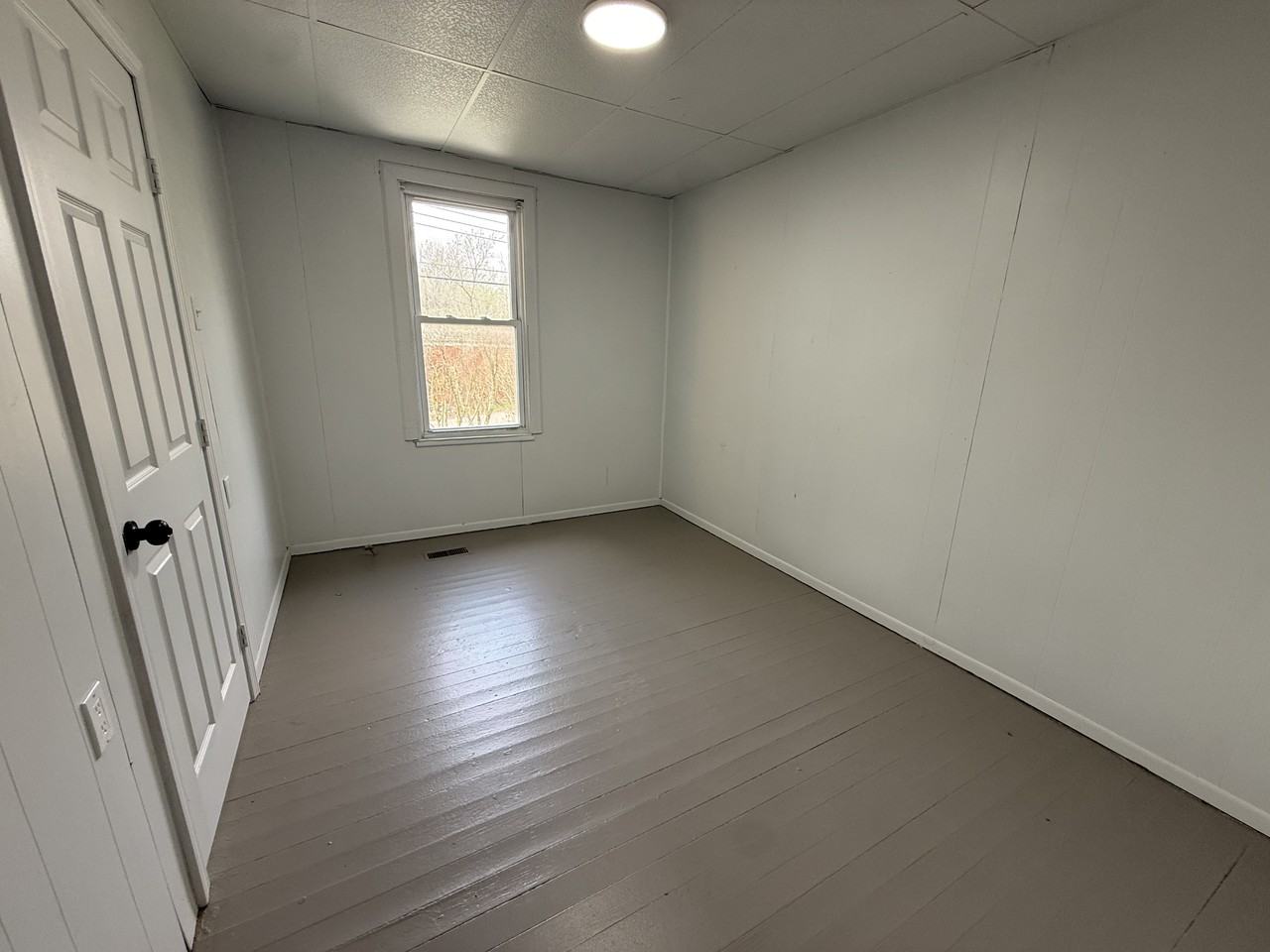 2487 Walnut St - Photo 7 of 9