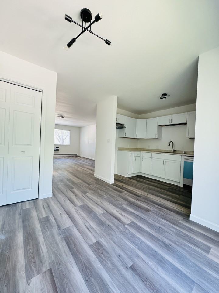 700 Mansfield Ct #702 - Photo 5 of 8