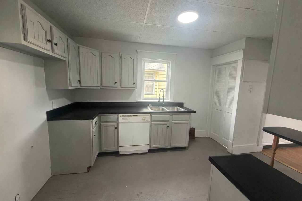 720 Baldwin Ave - Photo 3 of 10