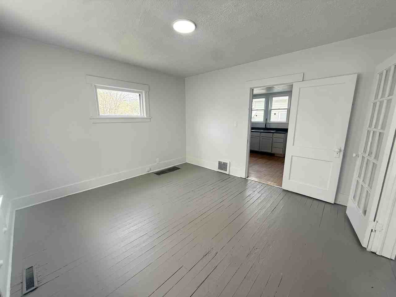 726 Baldwin Ave - Photo 3 of 11