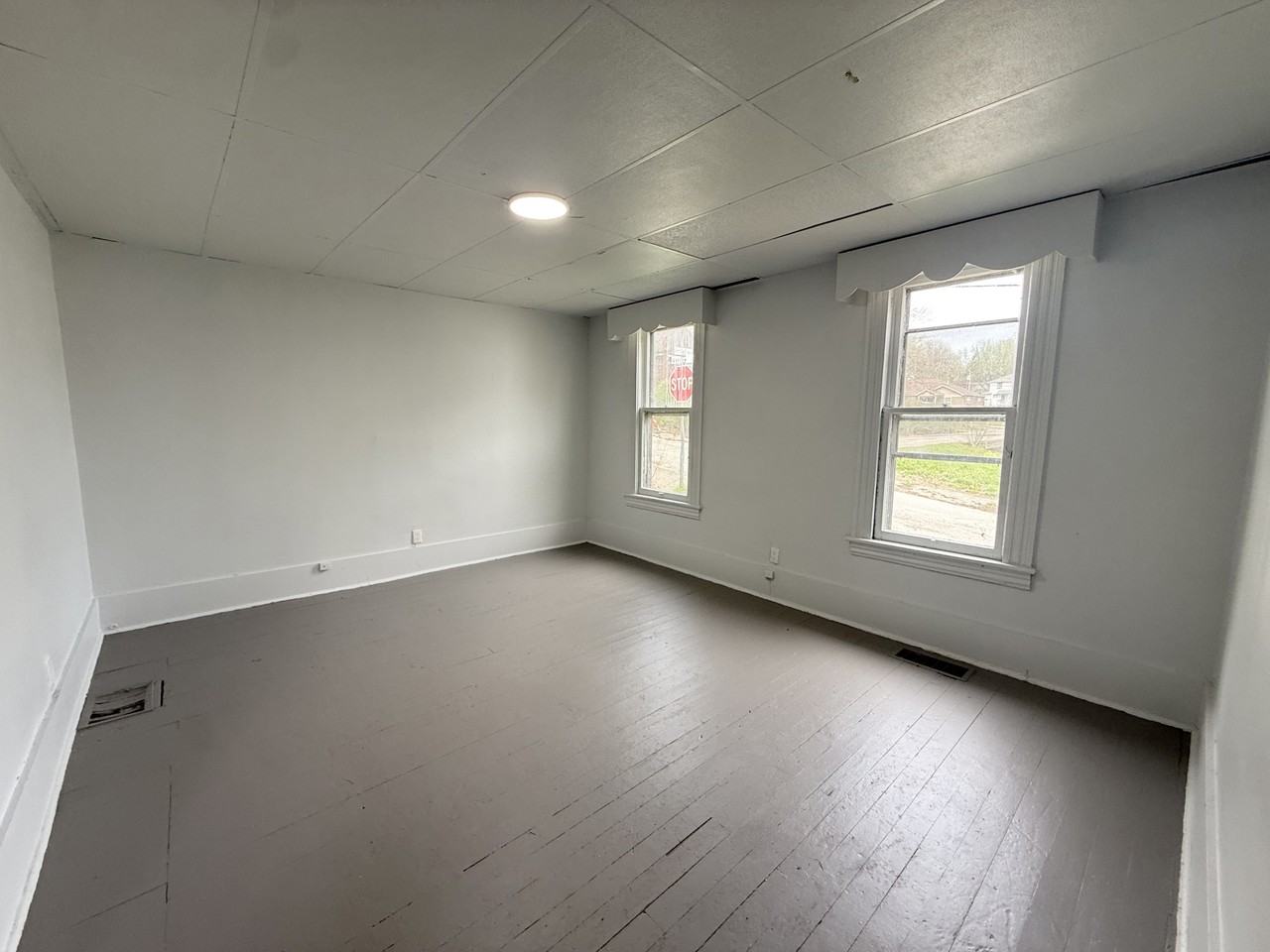 307 Andrew St - Photo 2 of 7