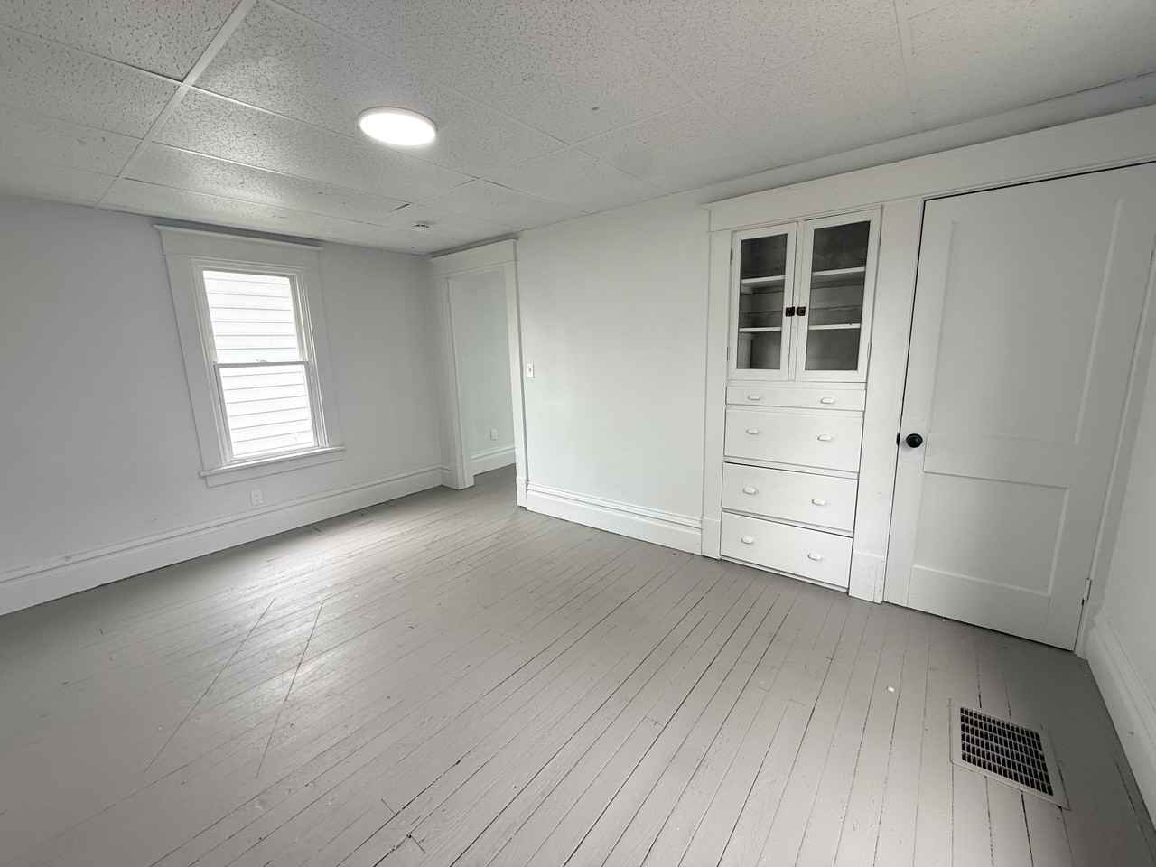 422 Prospect St - Photo 3 of 10