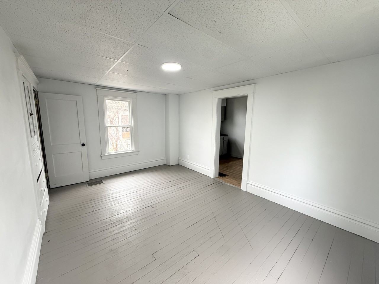 422 Prospect St - Photo 4 of 10