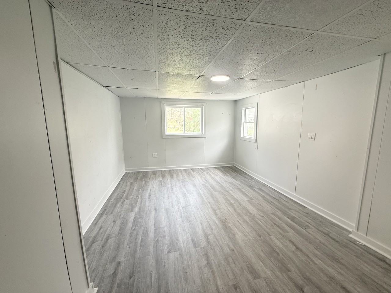 754 N Sharpsville Ave - Photo 7 of 10