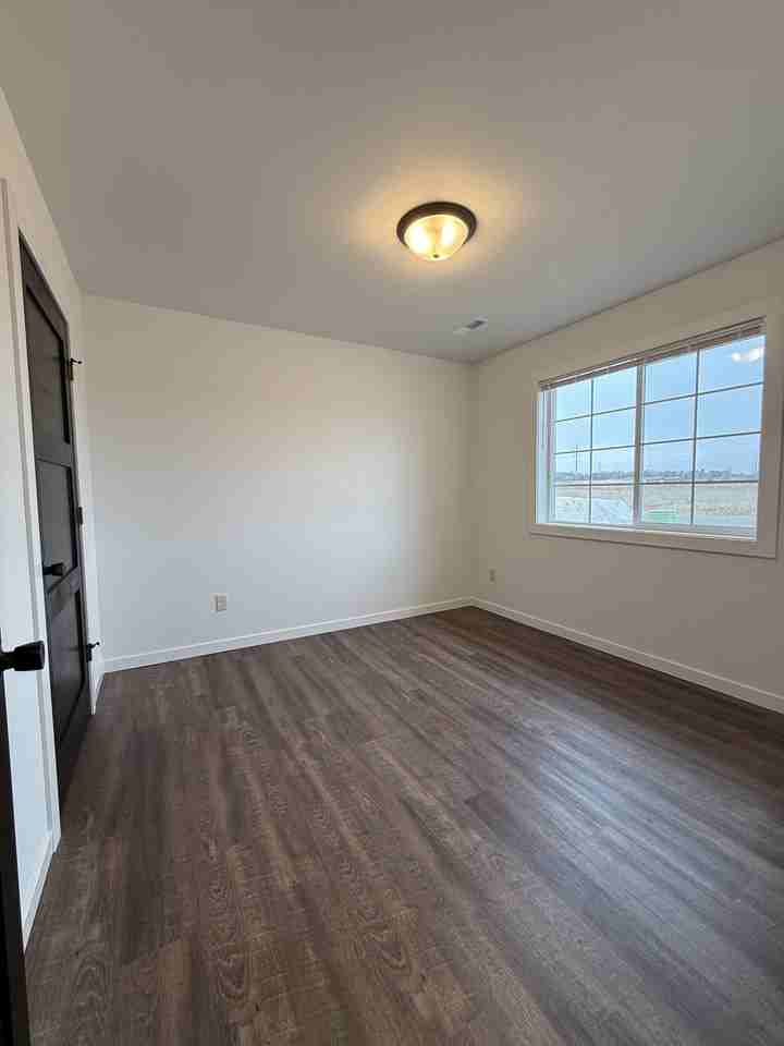 5491 164th St #5491 - Photo 3 of 18