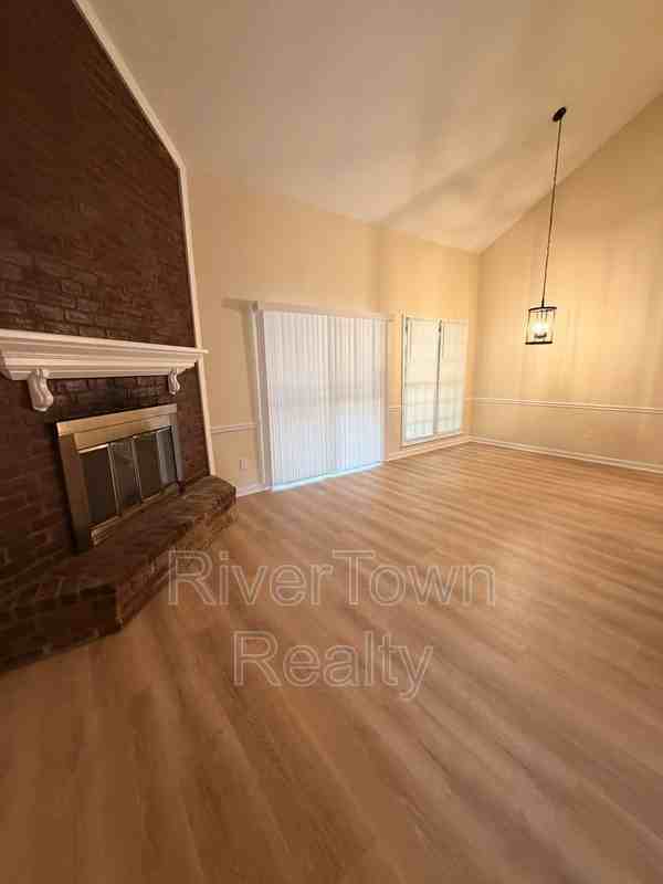 3693 Hyacinth Dr - Photo 2 of 14