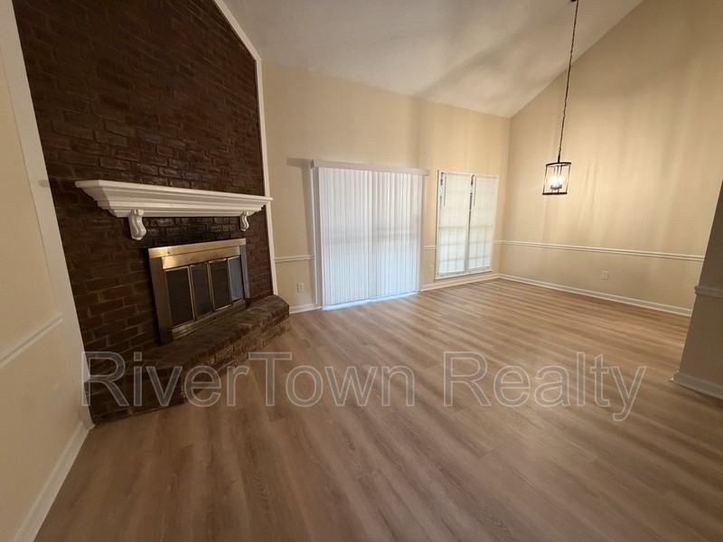 3693 Hyacinth Dr - Photo 3 of 14