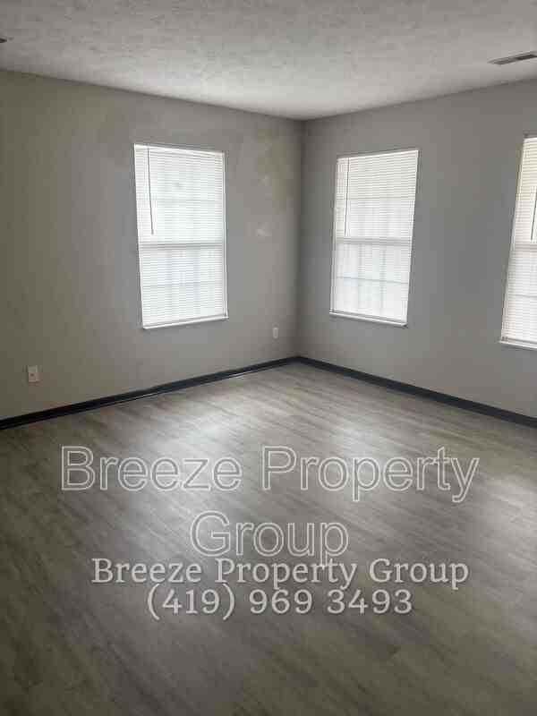 2983 Megan Cir - Photo 4 of 18