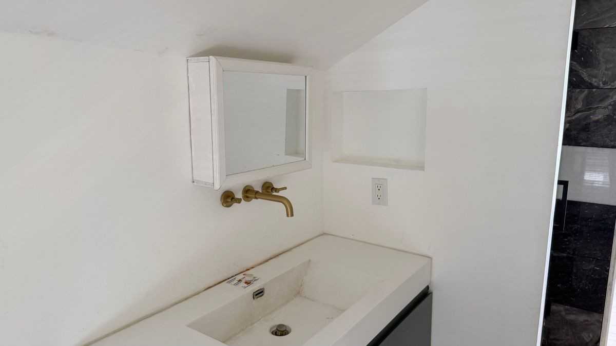 301 W 1st St - Photo 6 of 9