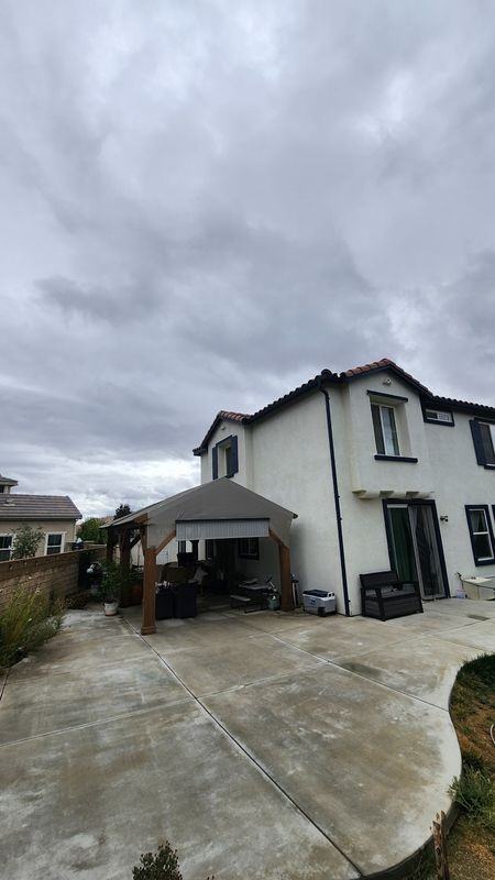 4009 Stable Dr - Photo 3 of 9