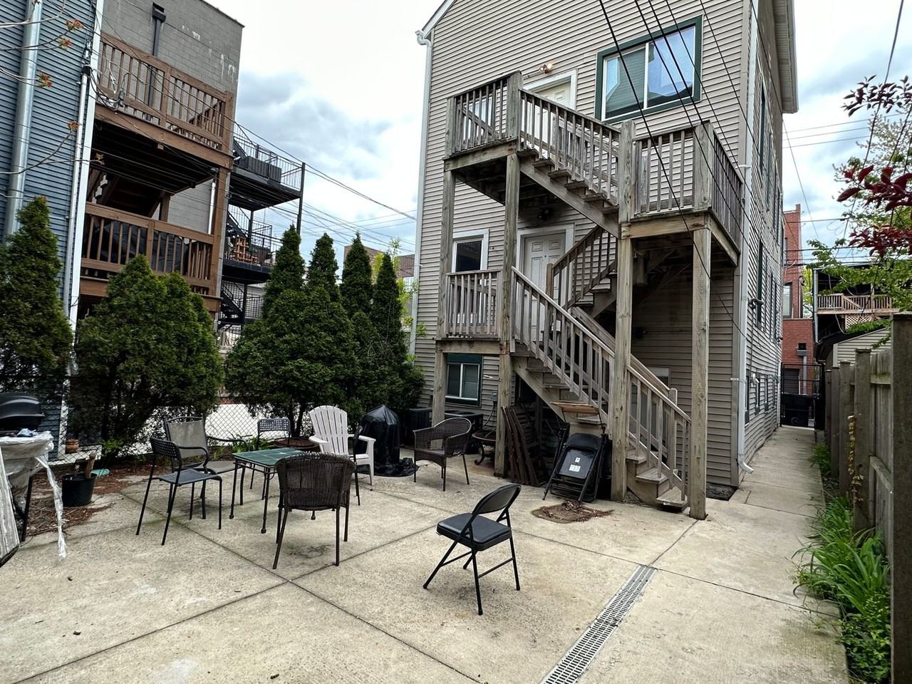 1007 - Photo 3 of 26