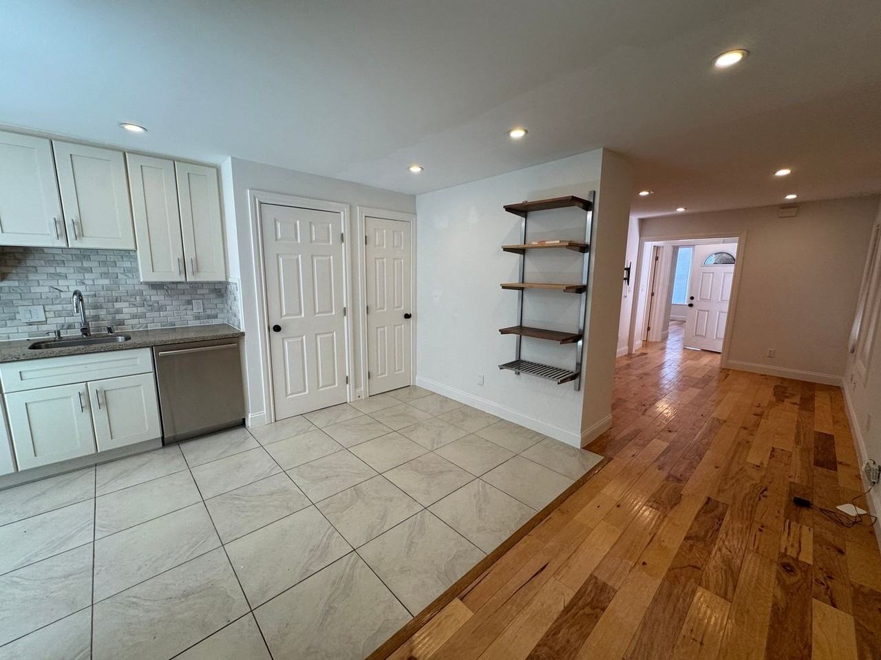 2713 Sutter St - Photo 6 of 13