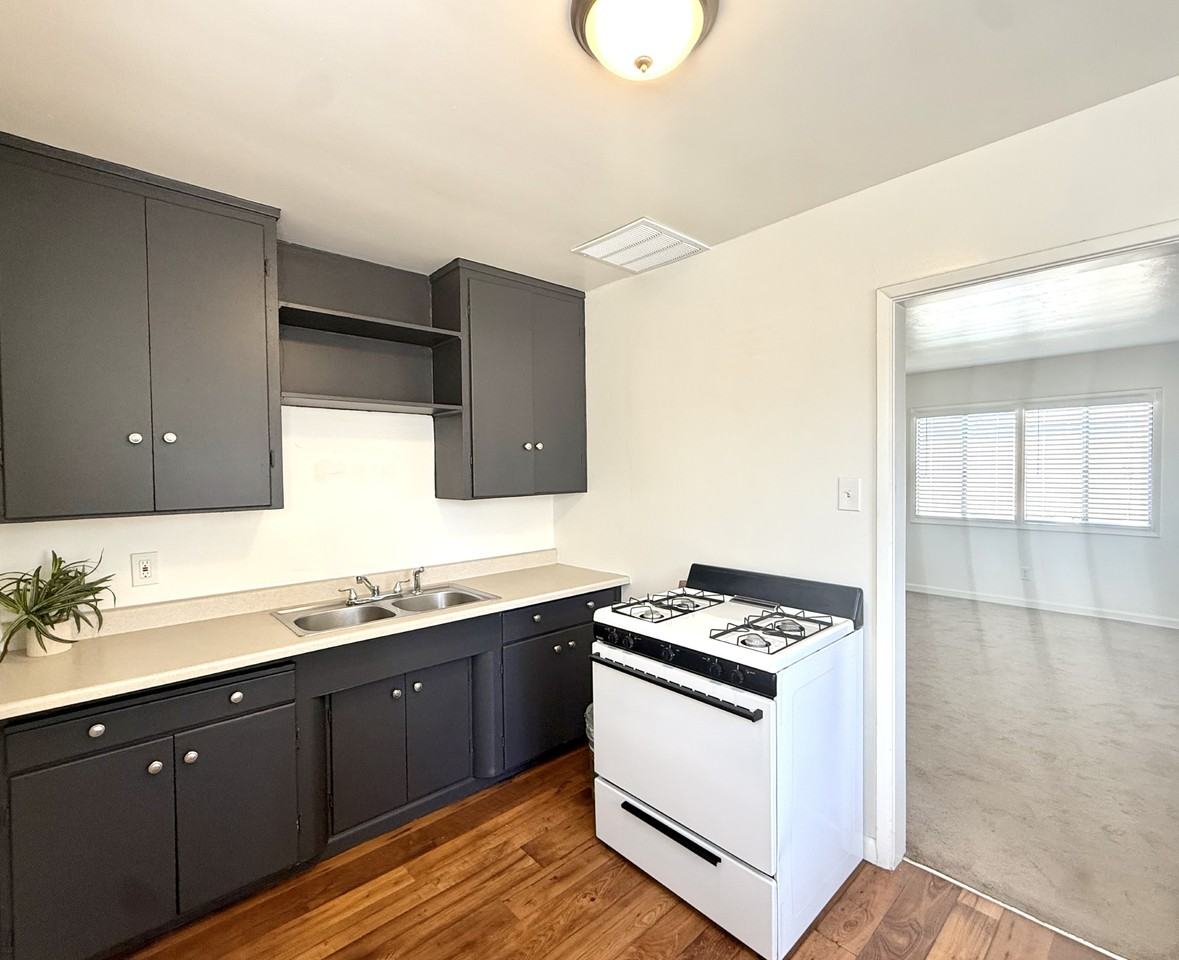 4582 Maple Ave #4582 - Photo 2 of 6