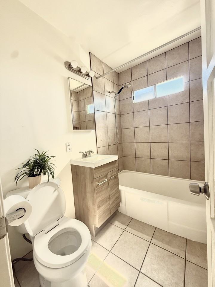 4582 Maple Ave #4582 - Photo 4 of 6