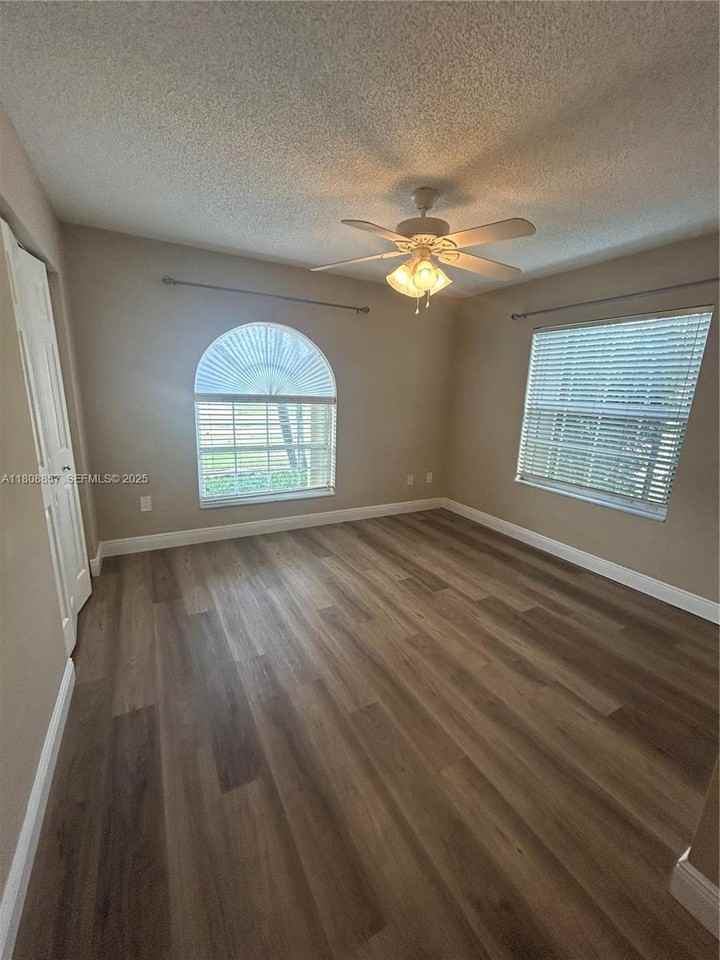 9721 Southwest 15th Drive - Photo 3 of 22