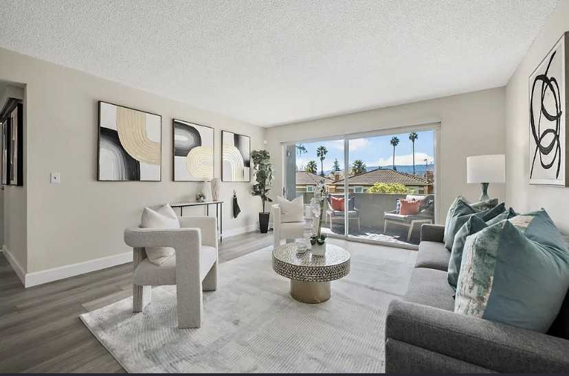 1458 Hudson St #211 - Photo 4 of 14