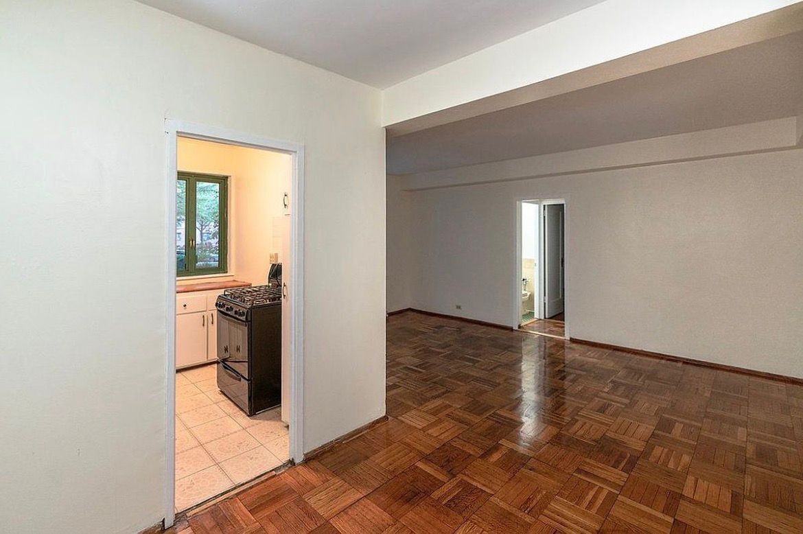 24 Metropolitan Oval #6555 - Photo 2 of 5