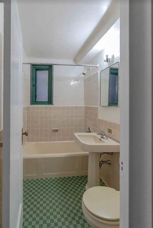 24 Metropolitan Oval #6555 - Photo 5 of 5