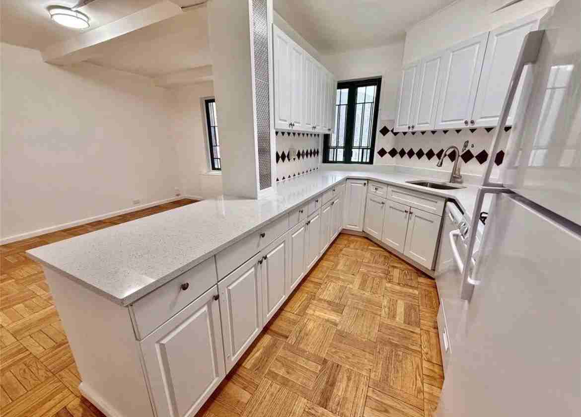 1735 Purdy St #7654 - Photo 2 of 6