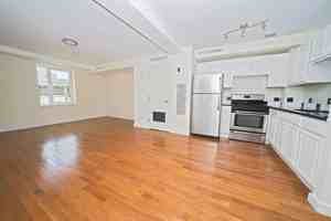 featured image of 960 Willoughby Ave #1P