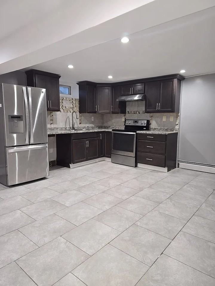 44 Crocus St - Photo 2 of 14