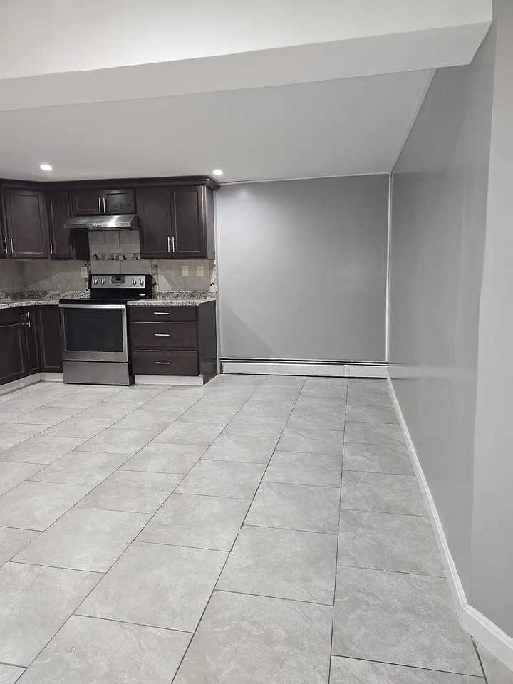 44 Crocus St - Photo 3 of 14