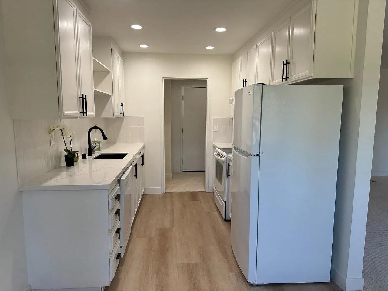 150 W Edith Ave - Photo 2 of 17