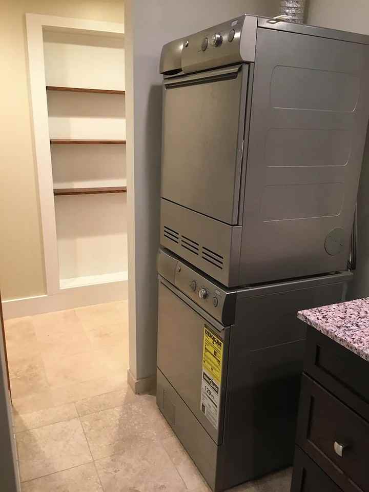 300 19th St - Photo 5 of 9