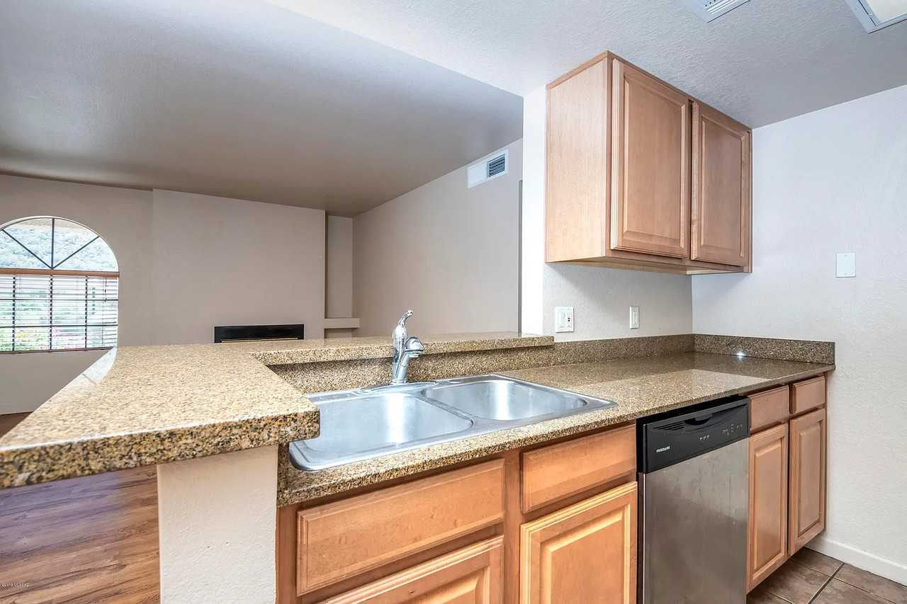 101 S Players Club Dr - Photo 5 of 15