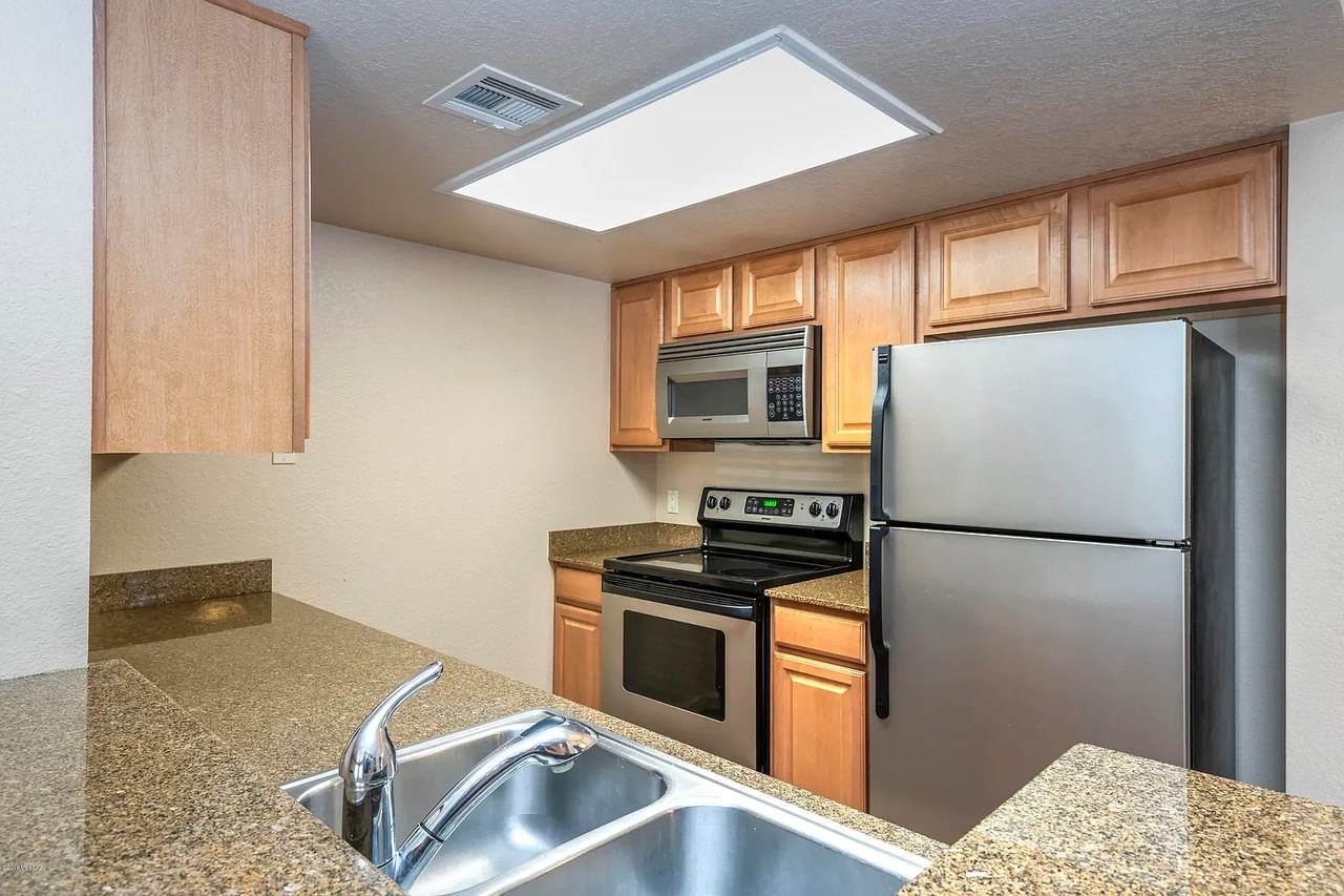 101 S Players Club Dr - Photo 6 of 15