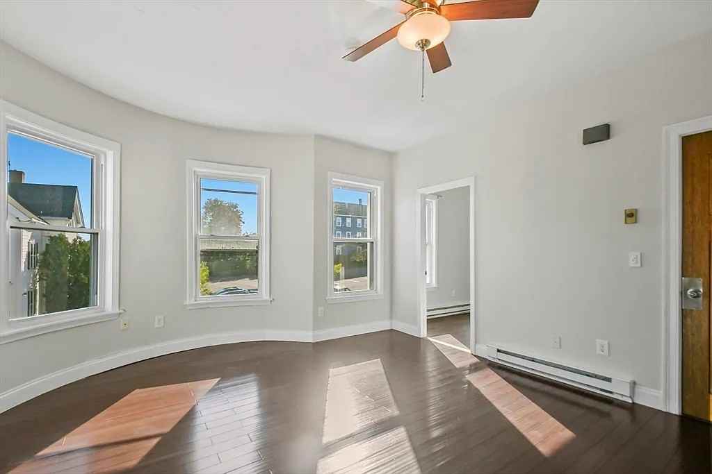 52 Providence St - Photo 2 of 14