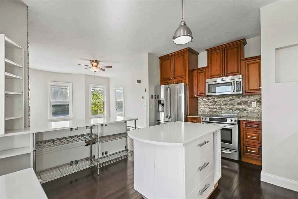 52 Providence St - Photo 5 of 14