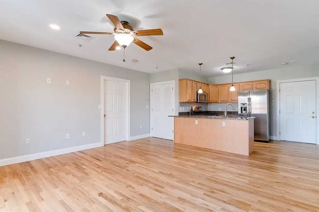 266 N Main St - Photo 2 of 13