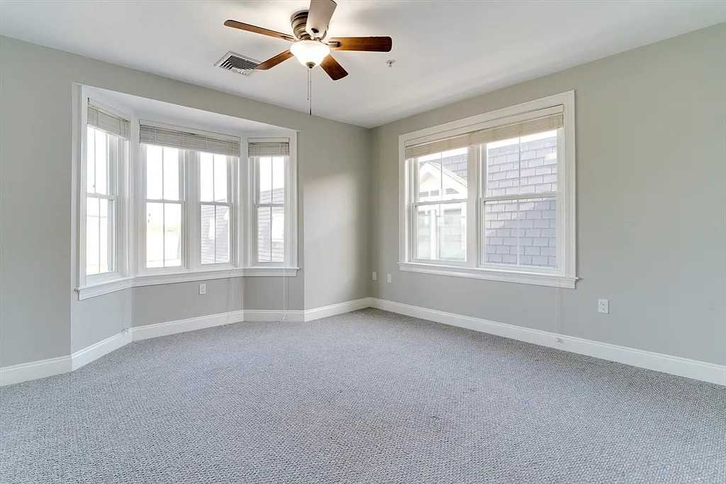 266 N Main St - Photo 4 of 13