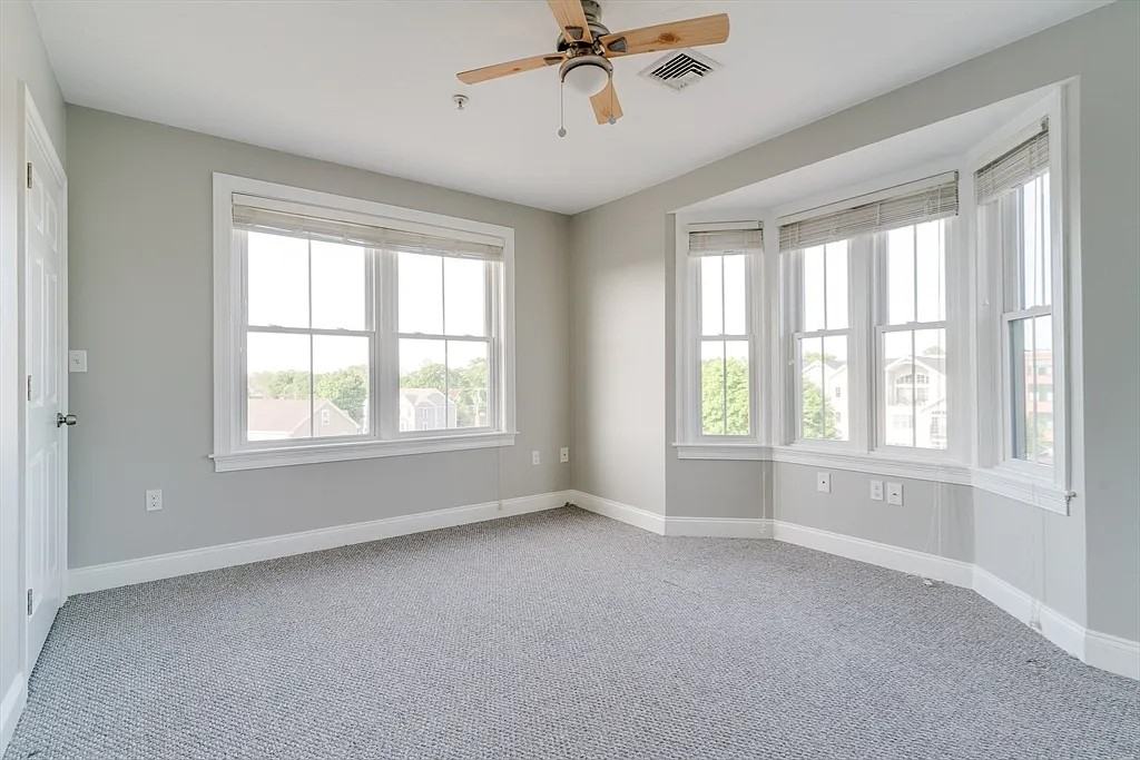 266 N Main St - Photo 7 of 13