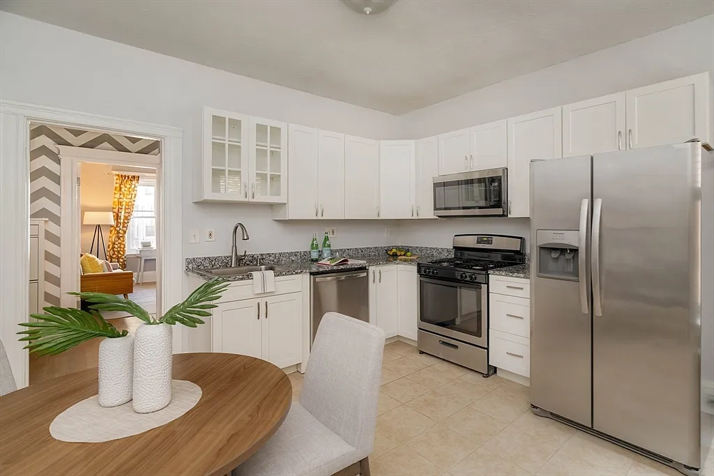 19 Royal St #5 - Photo 2 of 13