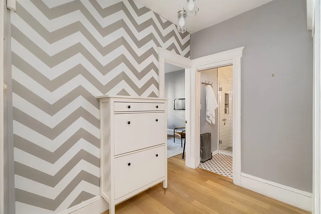 19 Royal St #5 - Photo 4 of 13