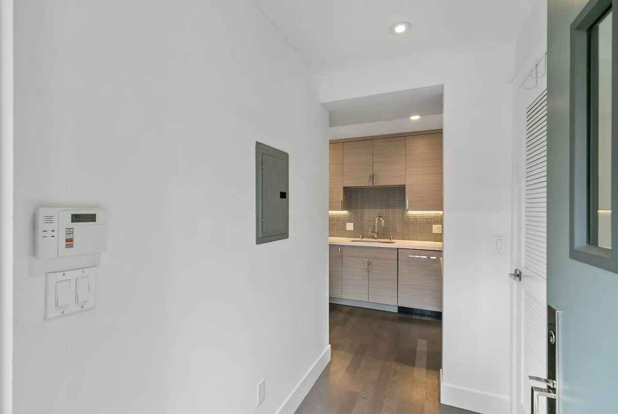 172 Cypress St - Photo 3 of 18