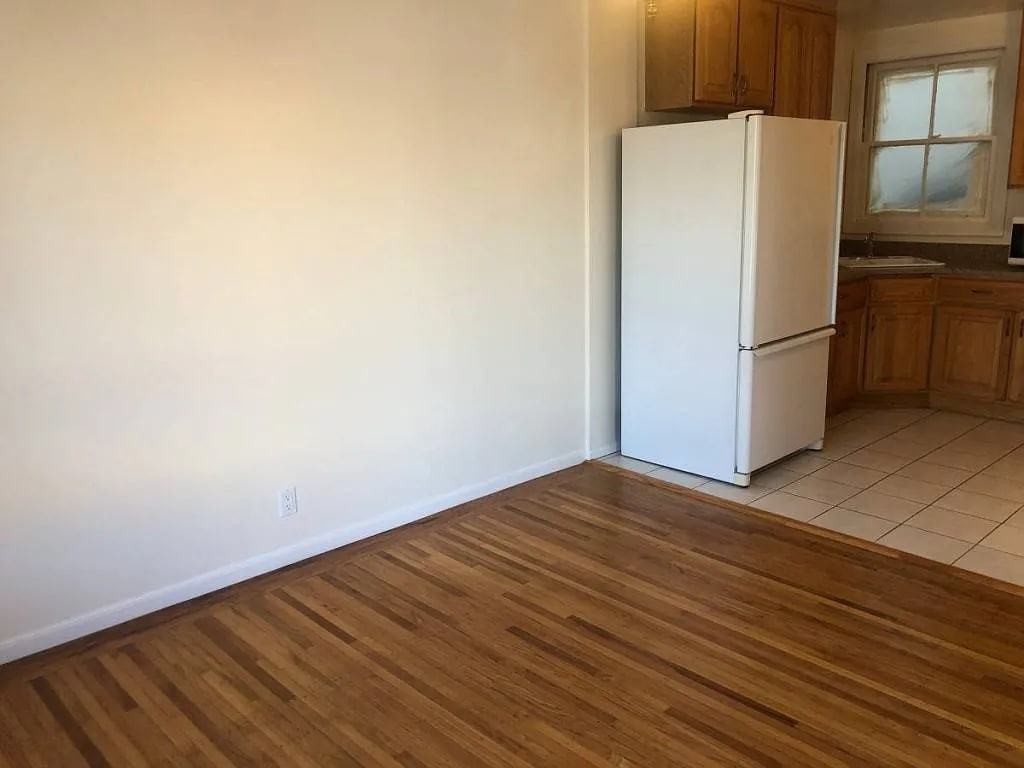 1401 34Th Ave - Photo 5 of 9