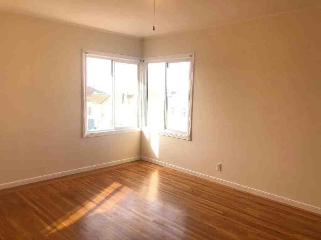 1401 34Th Ave - Photo 7 of 9