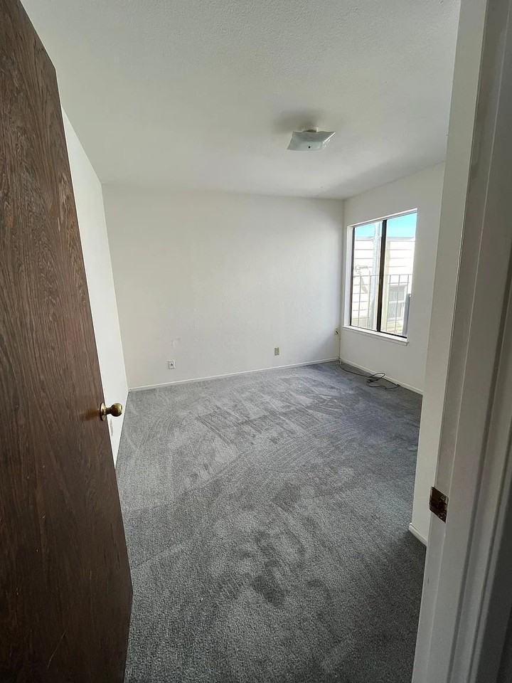 1020 Anza St - Photo 4 of 7