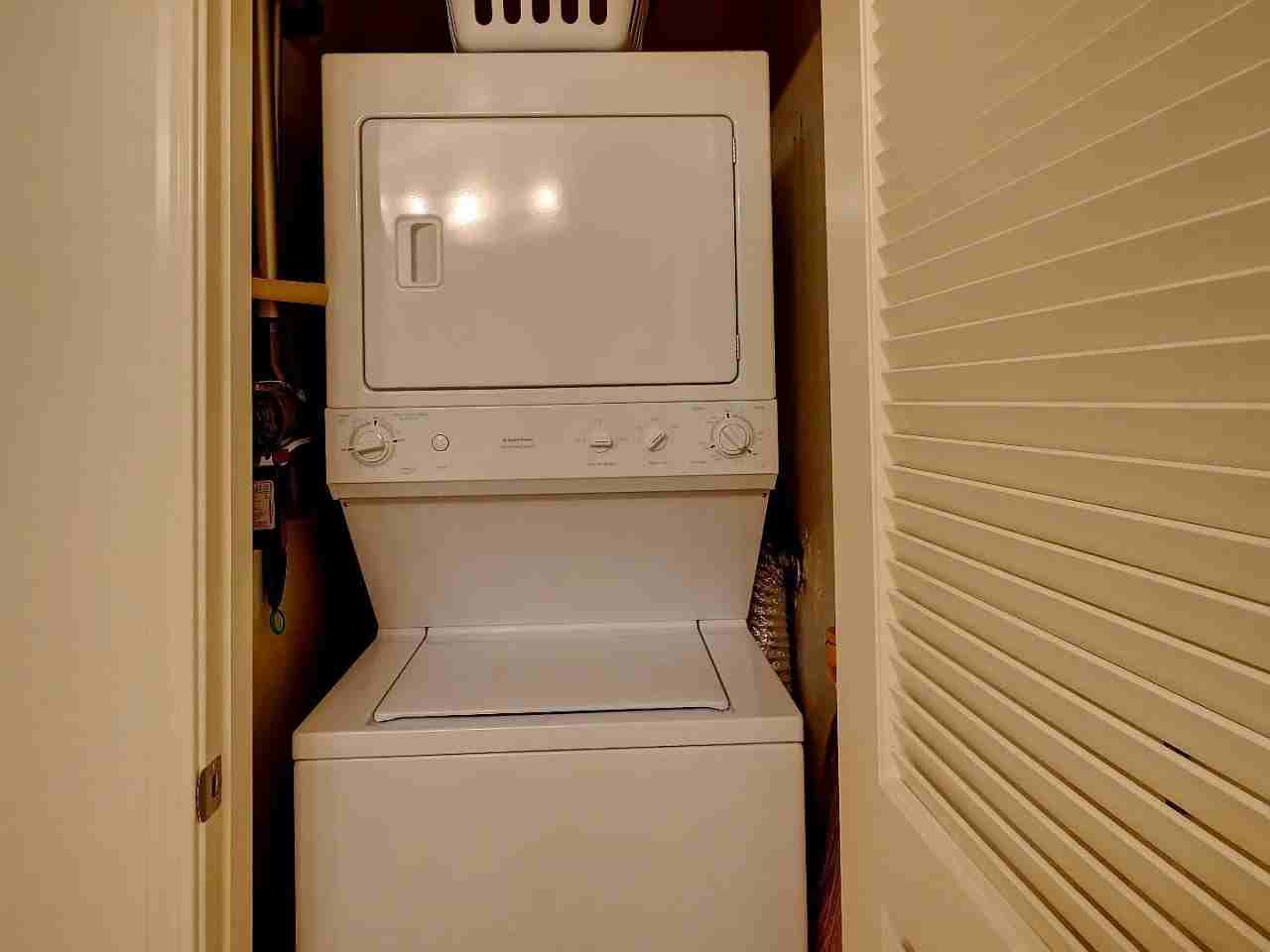 401 Crescent Ct - Photo 3 of 11