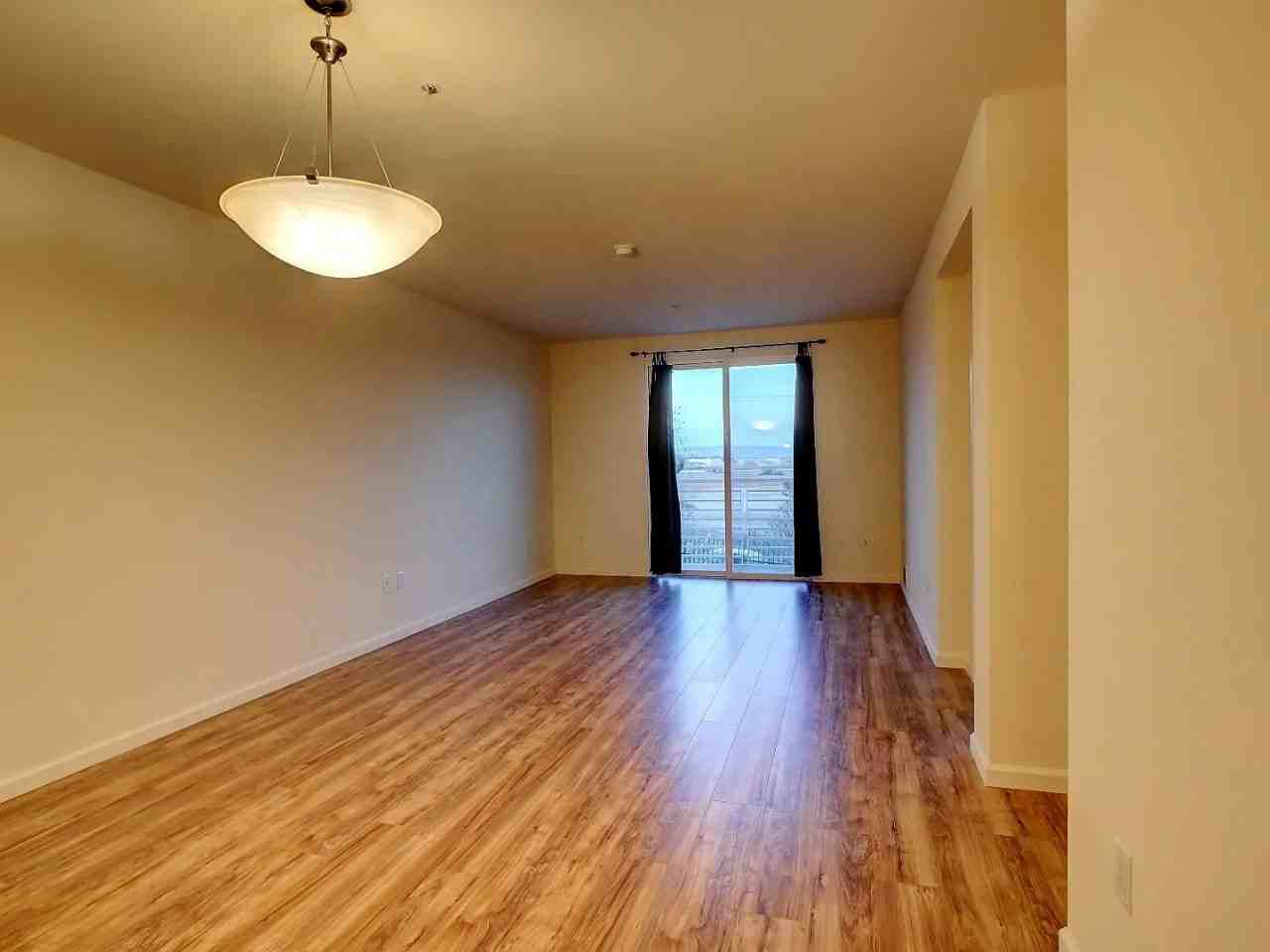 401 Crescent Ct - Photo 5 of 11