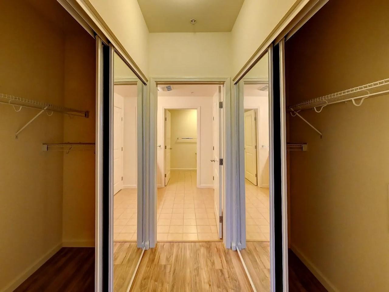 401 Crescent Ct - Photo 6 of 11