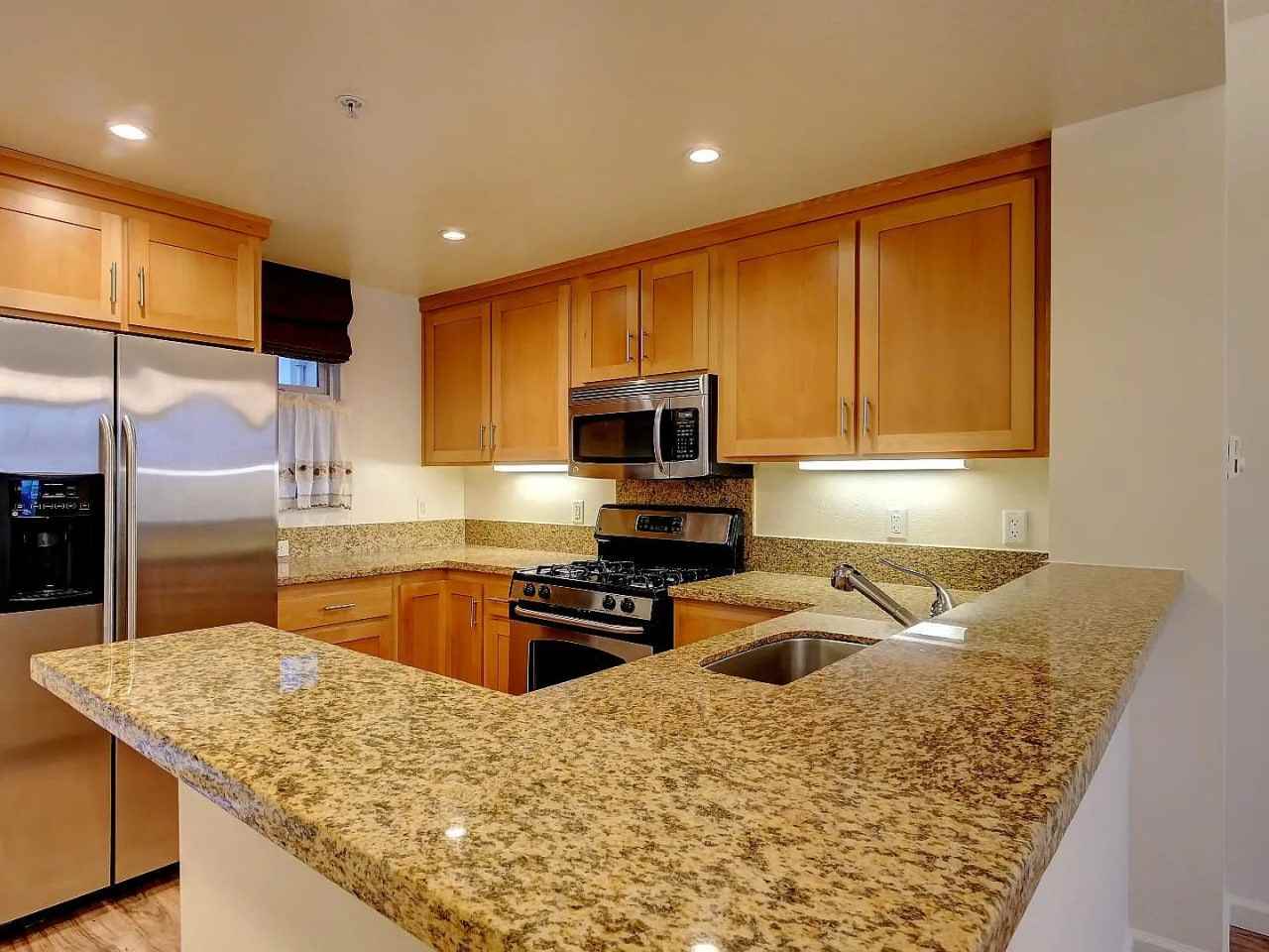 401 Crescent Ct - Photo 7 of 11