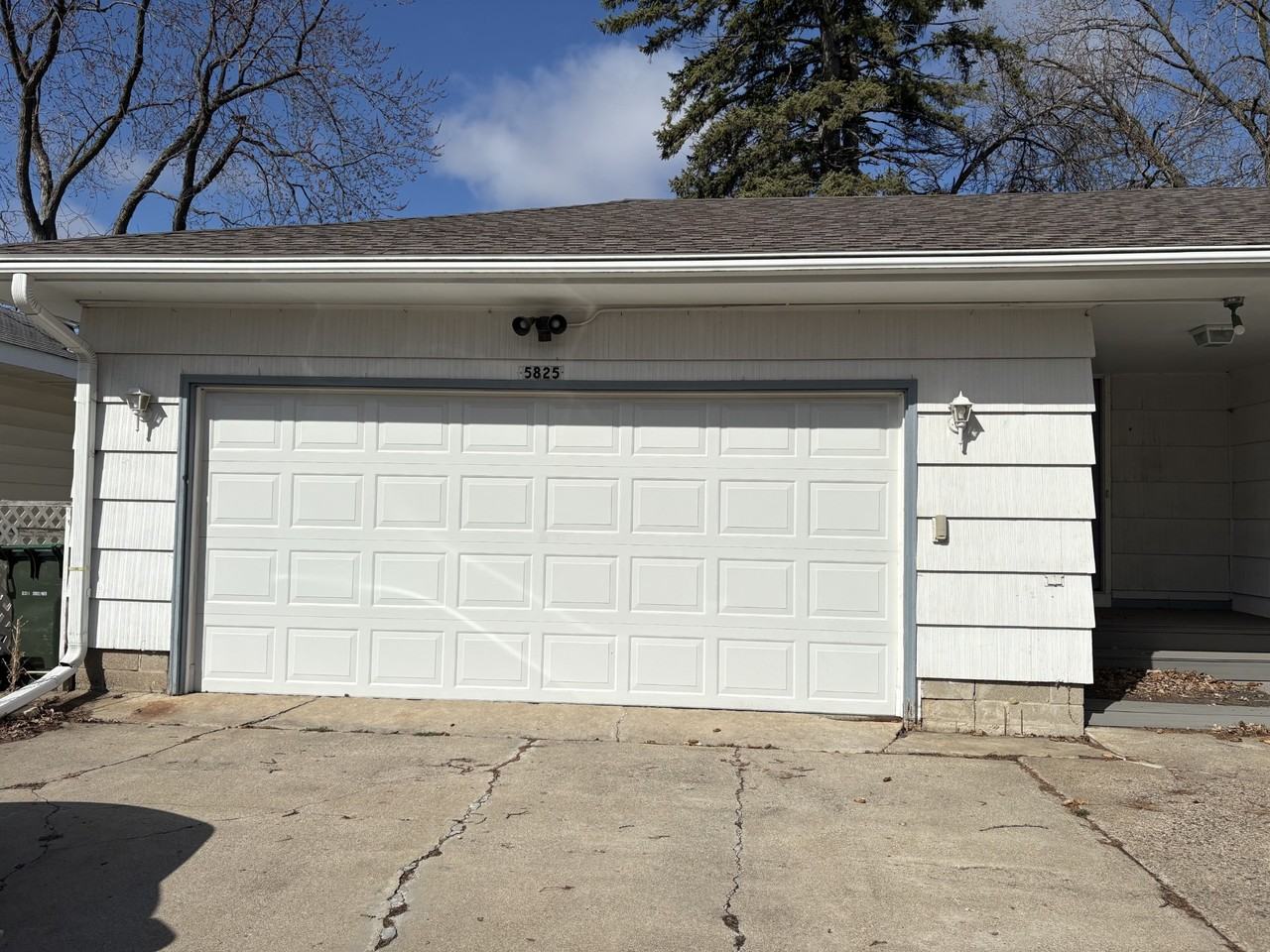 5825 Decatur Ave N - Photo 3 of 25