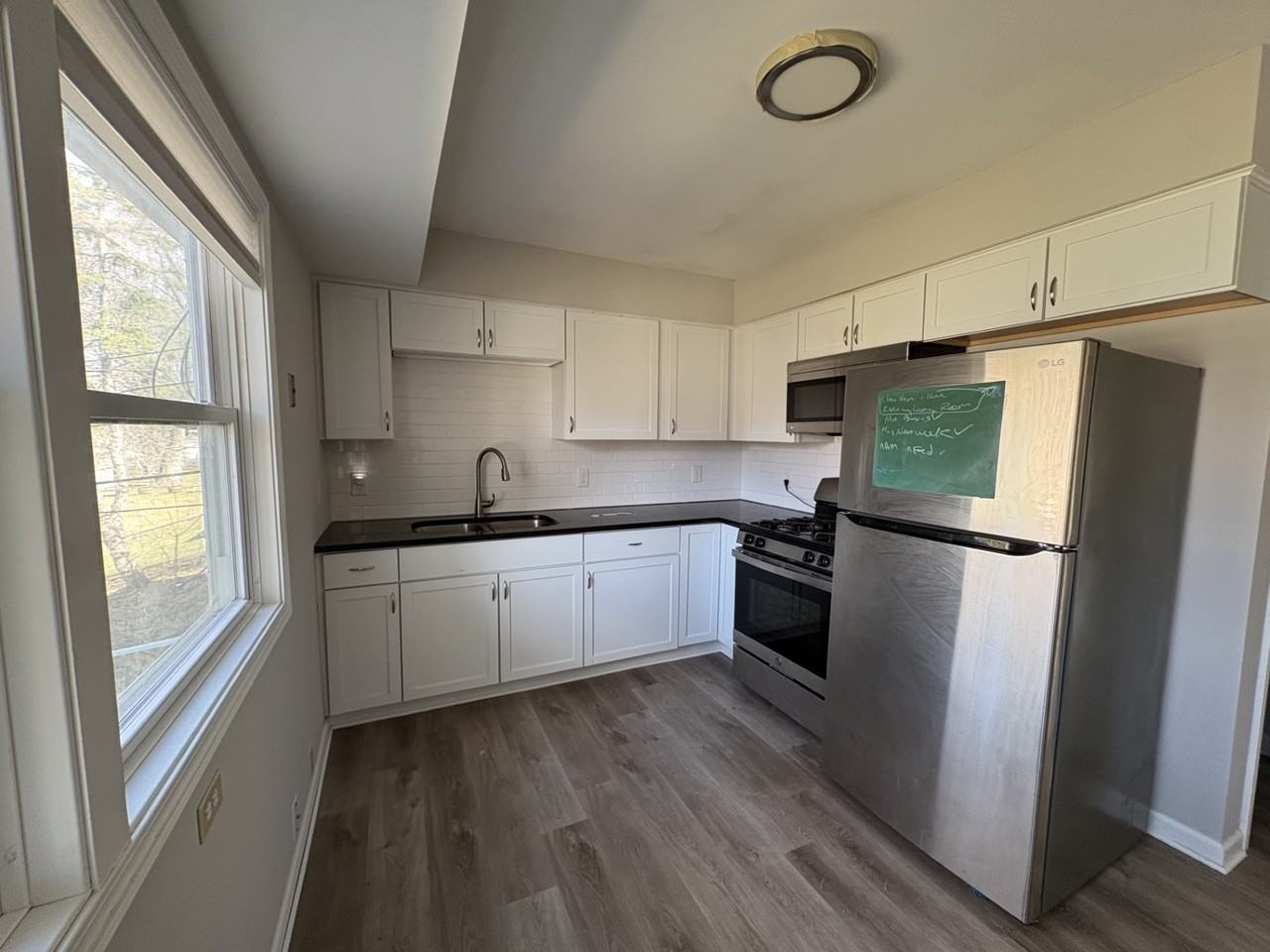 5825 Decatur Ave N - Photo 5 of 25