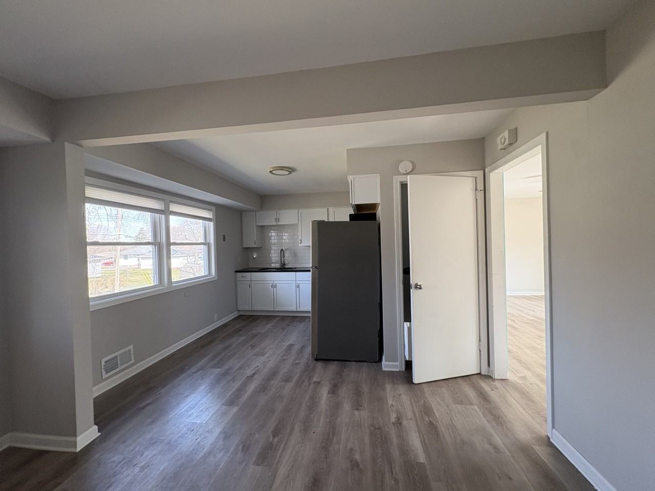 5825 Decatur Ave N - Photo 7 of 25